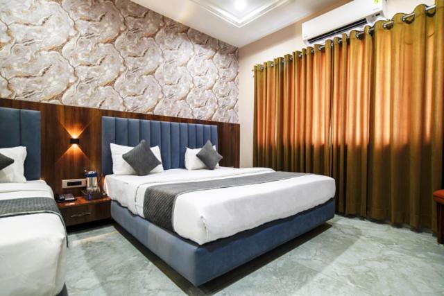 Hotel Miracle 2Km From Mahakal Temple Ujjain Buitenkant foto