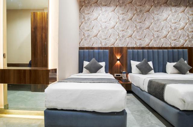 Hotel Miracle 2Km From Mahakal Temple Ujjain Buitenkant foto